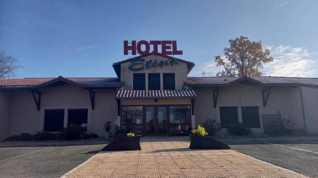 Etesia Hotel Feurs ภายนอก รูปภาพ